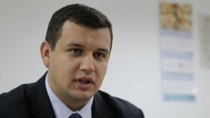 "Moţiunea de cenzură, mişcare sinucigaşă propusă de PSD"